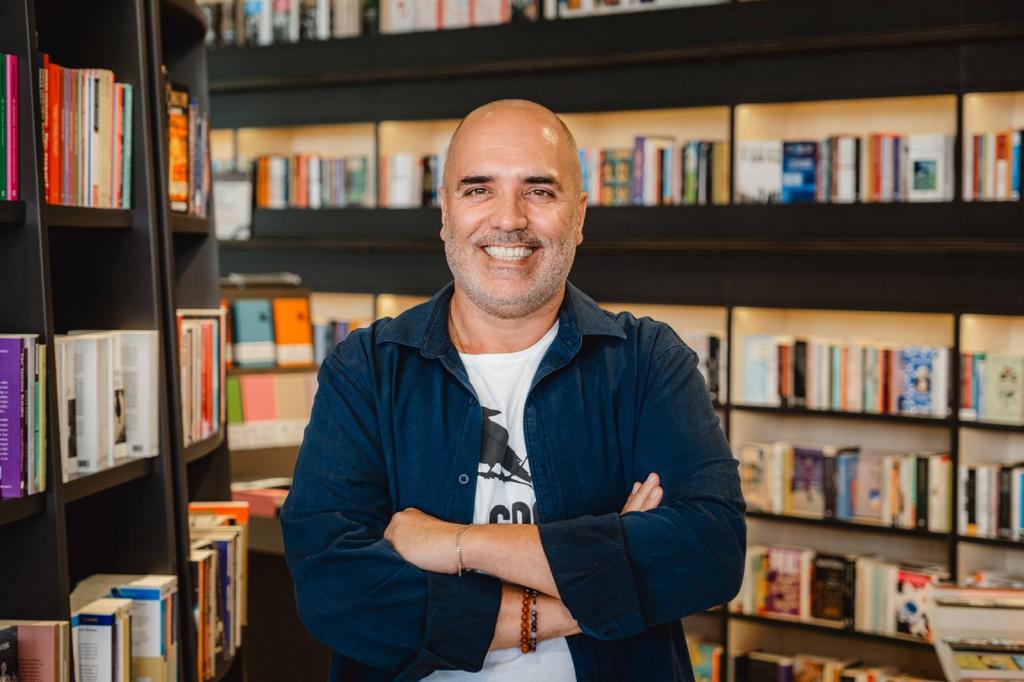 “Kalbin Durduğu Bütün Zamanlar”: Hafızanın romanı / Ali Gence