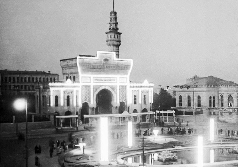 Yapı Kredi Selahattin Giz Koleksiyonu’ndan “Mevsimlerle&nbsp;İstanbul”